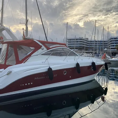 Botel Adisfrutar Del Pura Vida Un Barco Increible Barcelona